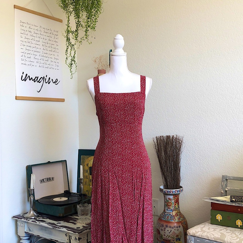 Red floral dress 🕊